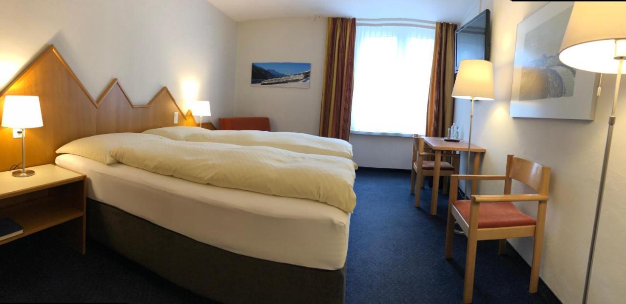 Hotel Weisses Kreuz Бергюн Экстерьер фото