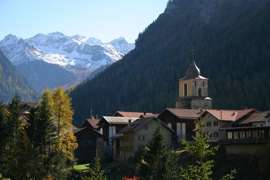 Hotel Weisses Kreuz Бергюн Экстерьер фото